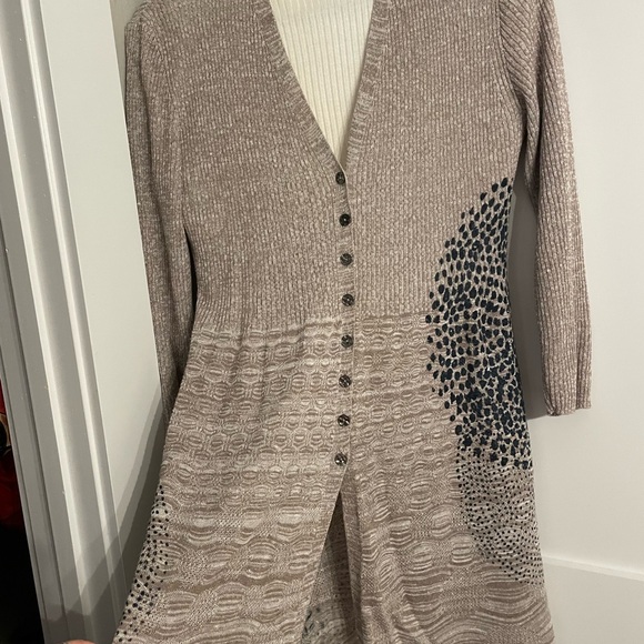 Never worn - 3 piece outfit - pants, top & long sweater - Picture 10 of 12